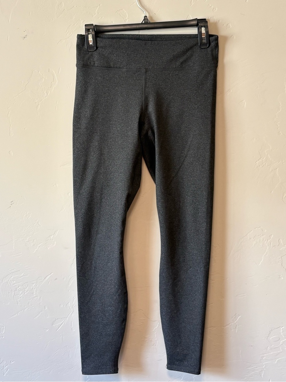 Women’s Fabletics Charcoal Heather Leggings Small